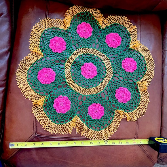 💚🩷Vintage Handmade doily - 18” x 18” - NEW - Picture 3 of 3